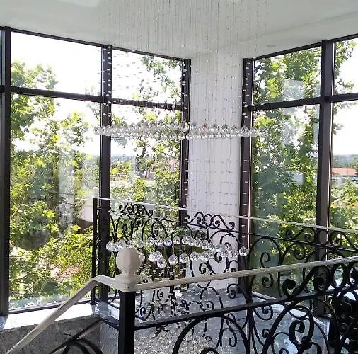 Mesecev Konak * Ni